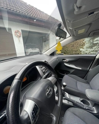 Toyota Corolla cena 25900 przebieg: 226000, rok produkcji 2011 z Wrocław małe 154